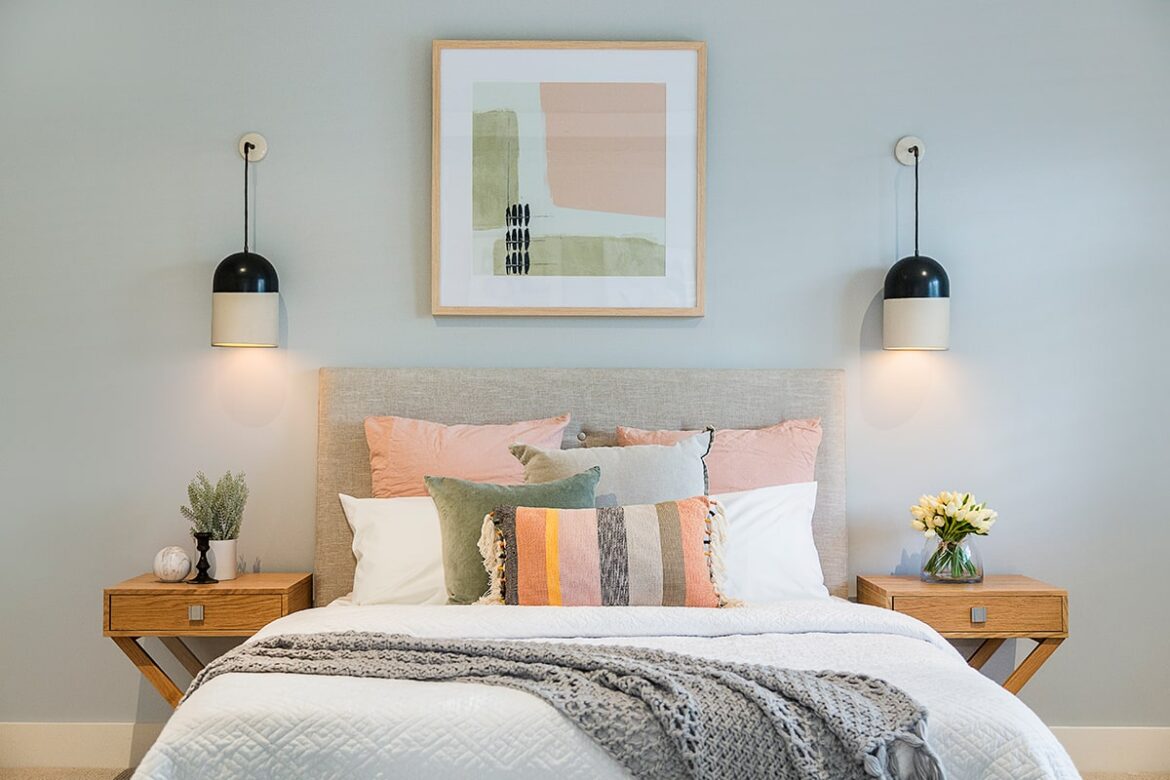 Cómo preparar tu dormitorio para el verano: consejos para combatir el calor y decoración fresca